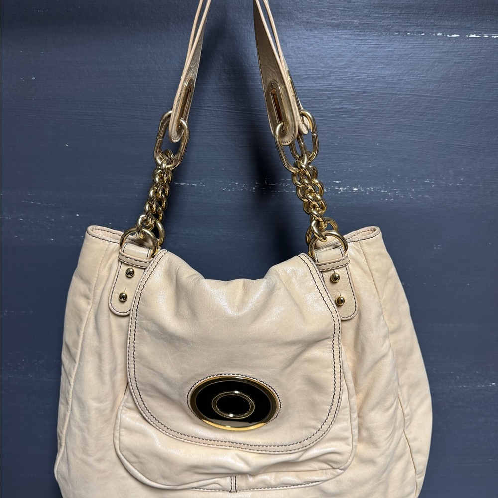 Elegant Cream Leather Shoulder Bag